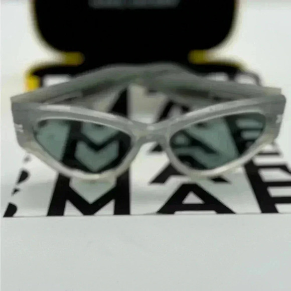 Brand New with Case, Marc Jacob’s Sunglasses - Picture 5 of 9